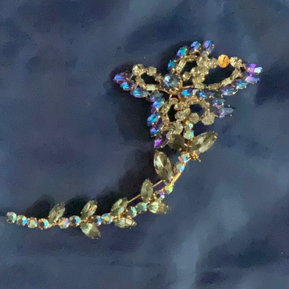 Vintage 1960’s Rhinestone Brooch - Floral